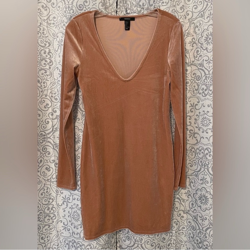 Elegant Mauve Velvet Dress